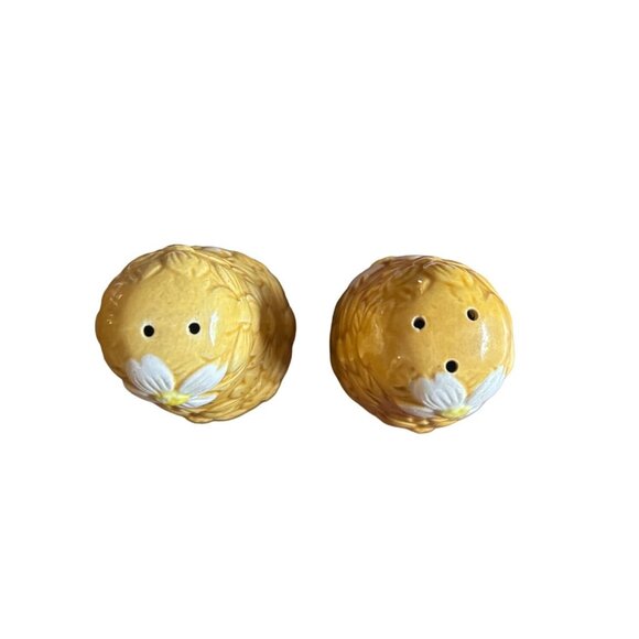 Vintage Yellow Florida Ceramic Flower Salt & Pepper Shakers Set Collectible - Picture 4 of 6